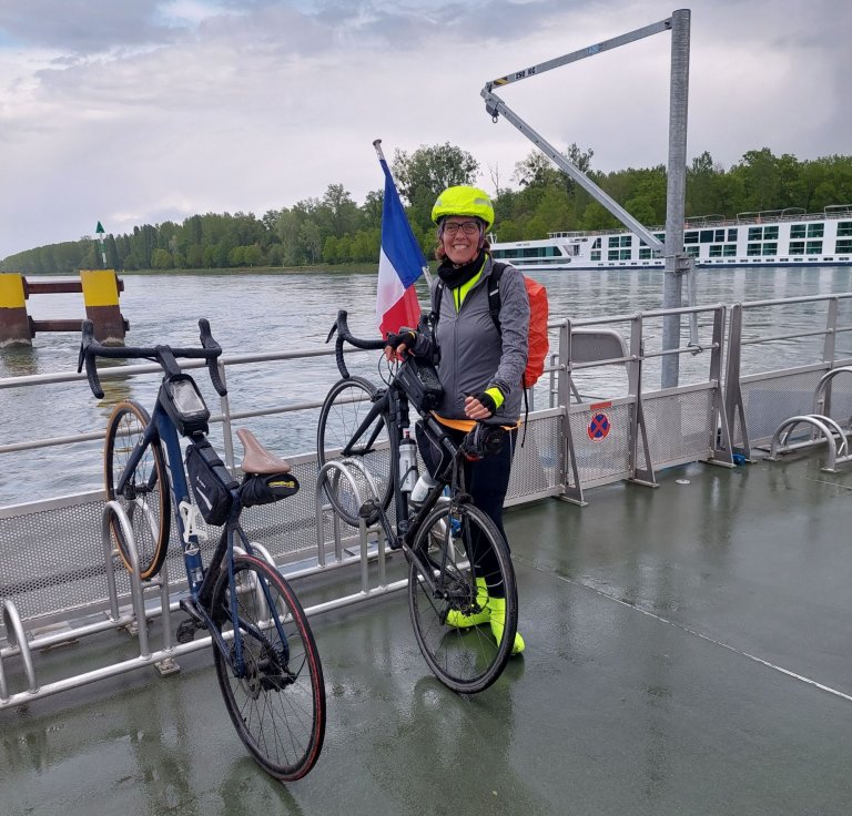 Mit der Fähre über den Rhein_